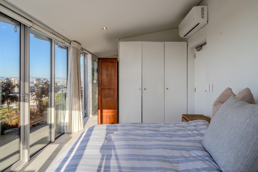 2 Bedroom Property for Sale in Green Point Western Cape